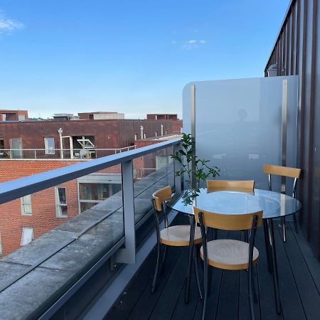 Modern & Spacious Penthouse In North London Apartment Exterior photo