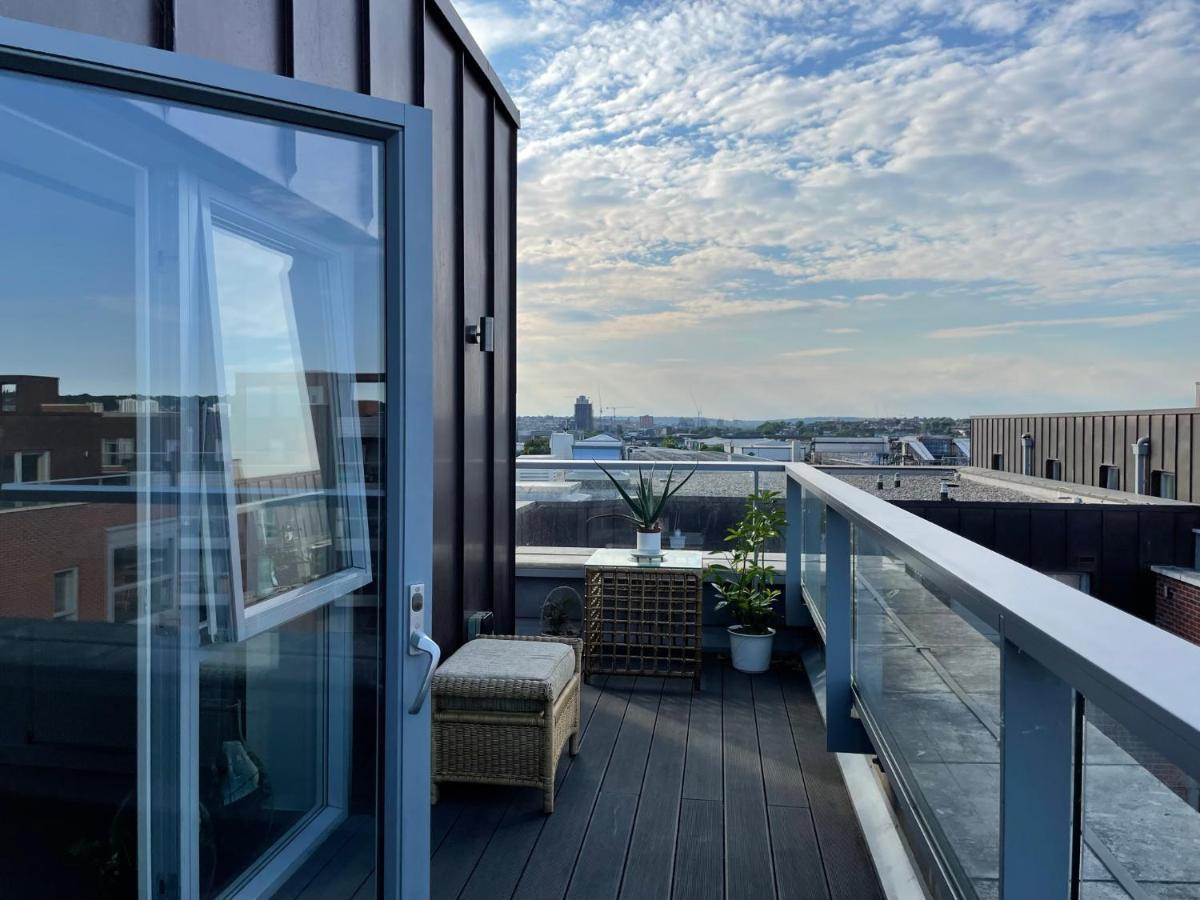 Modern & Spacious Penthouse In North London Apartment Exterior photo